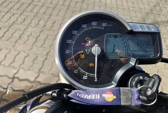 TRIUMPH SCRAMBLER 400 X TRIUMPH SCRAMBLER 400 X